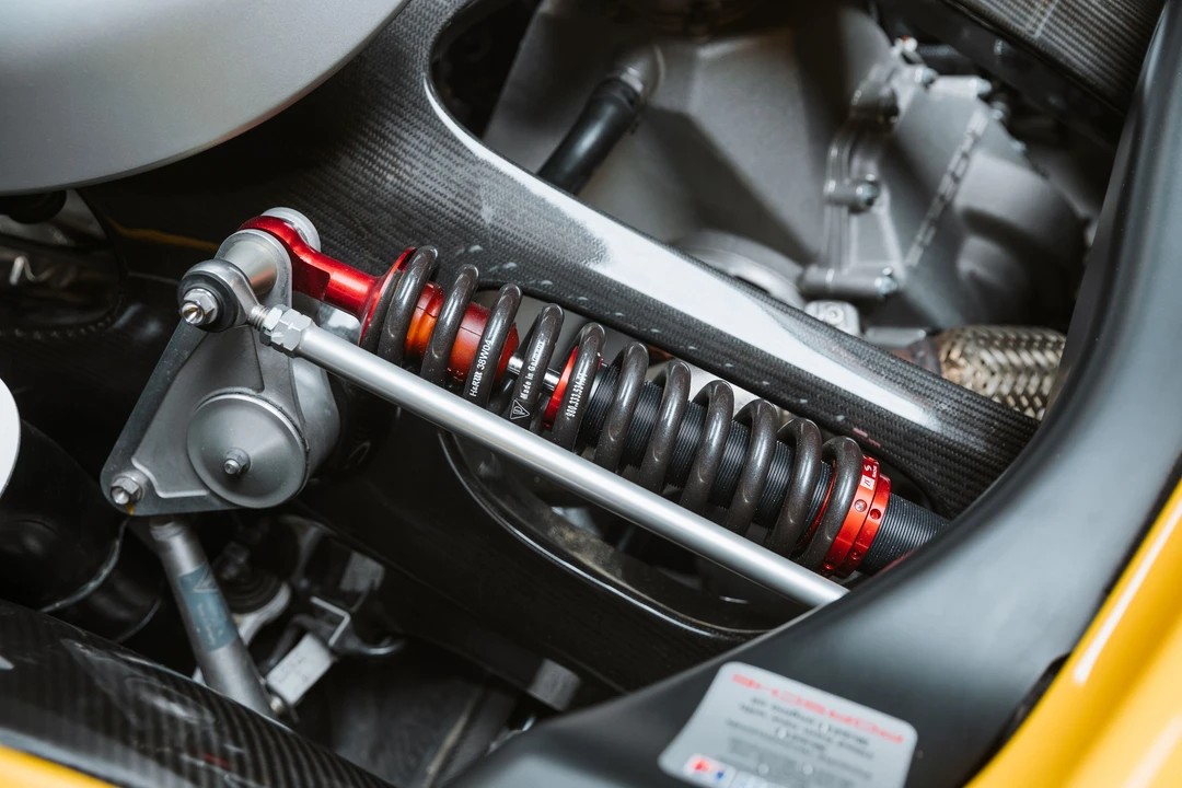 2005 Porsche Carrera GT - Image 15 of 31