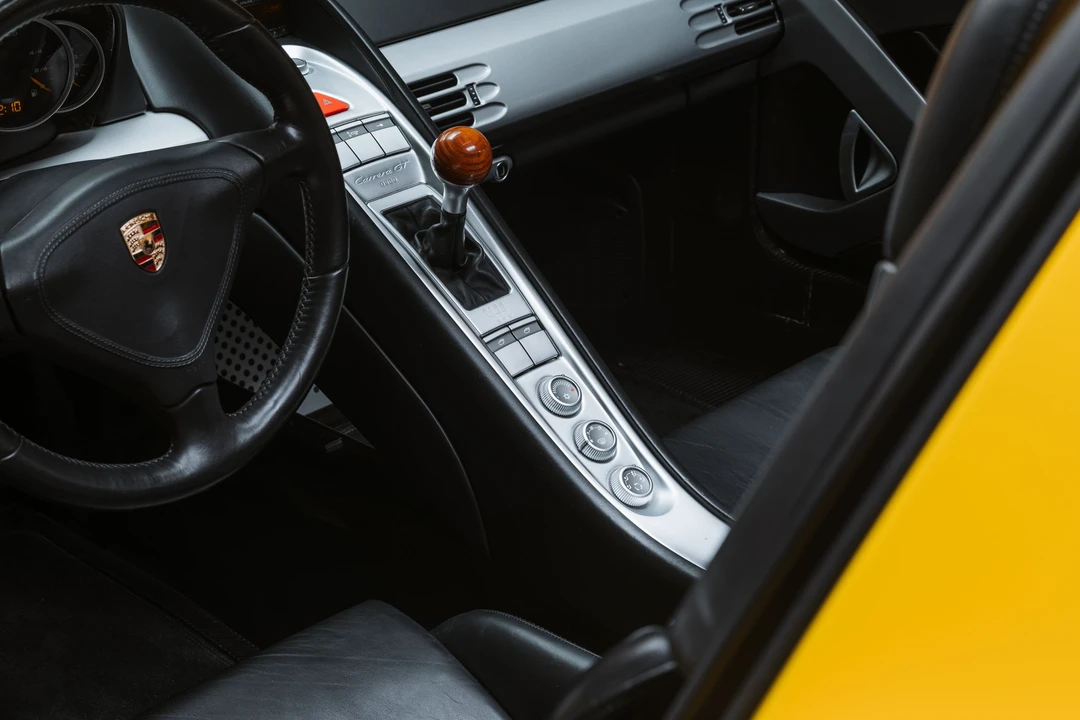 2005 Porsche Carrera GT - Image 25 of 31