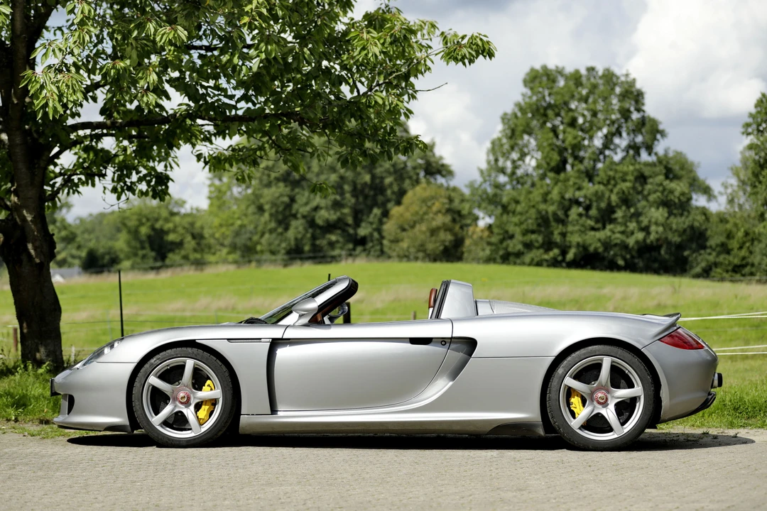 2005 Porsche Carrera GT - Image 9 of 31