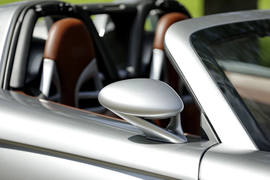 2005 Porsche Carrera GT - Image 25 of 31