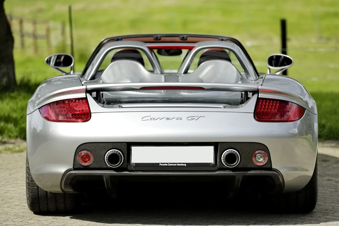 2005 Porsche Carrera GT - Image 11 of 31