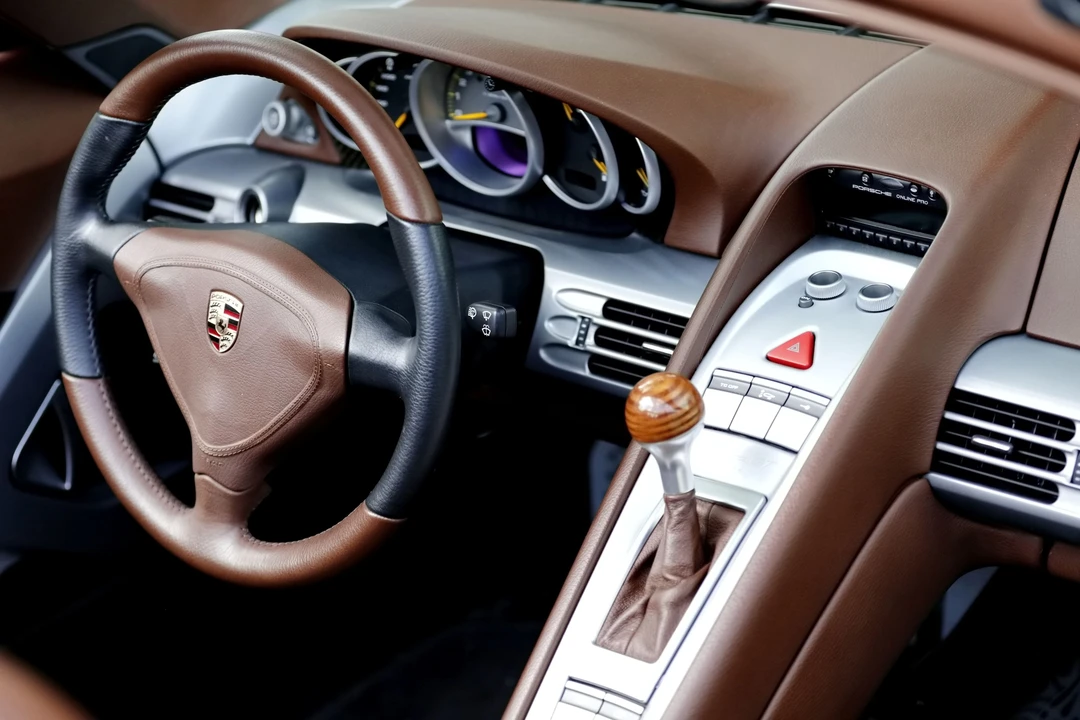 2005 Porsche Carrera GT - Image 17 of 31