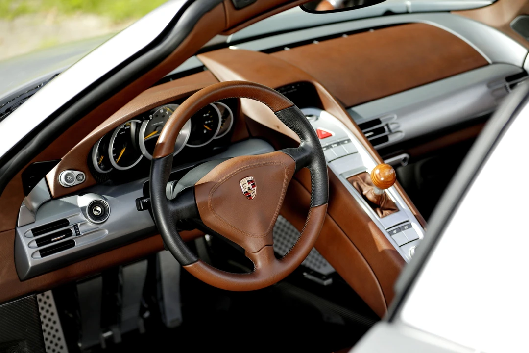 2005 Porsche Carrera GT - Image 14 of 31