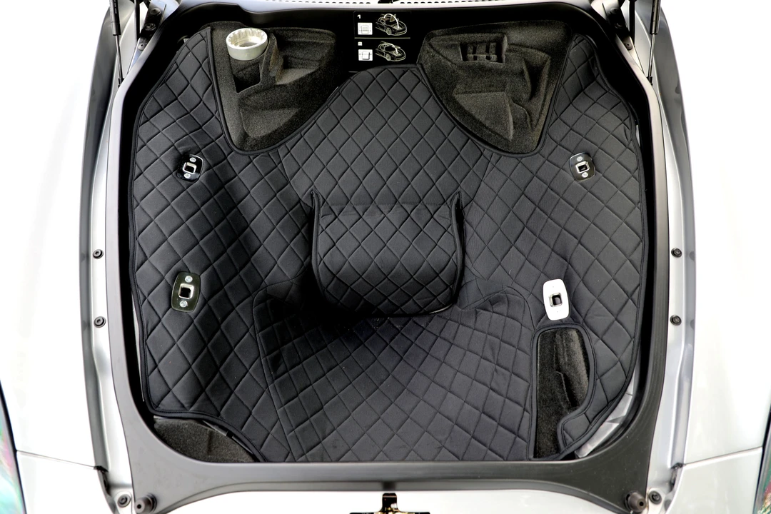 2005 Porsche Carrera GT - Image 29 of 31