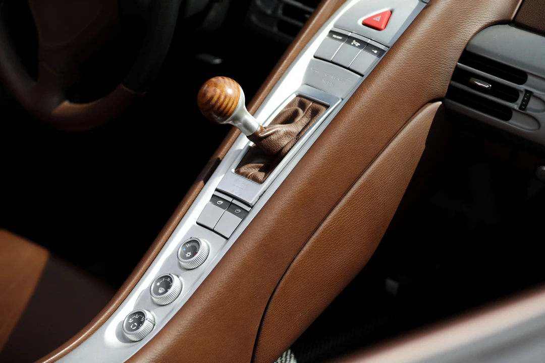 2005 Porsche Carrera GT - Image 16 of 31