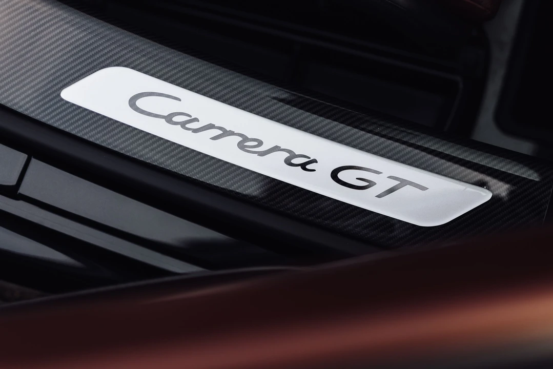 2005 Porsche Carrera GT - Image 5 of 31
