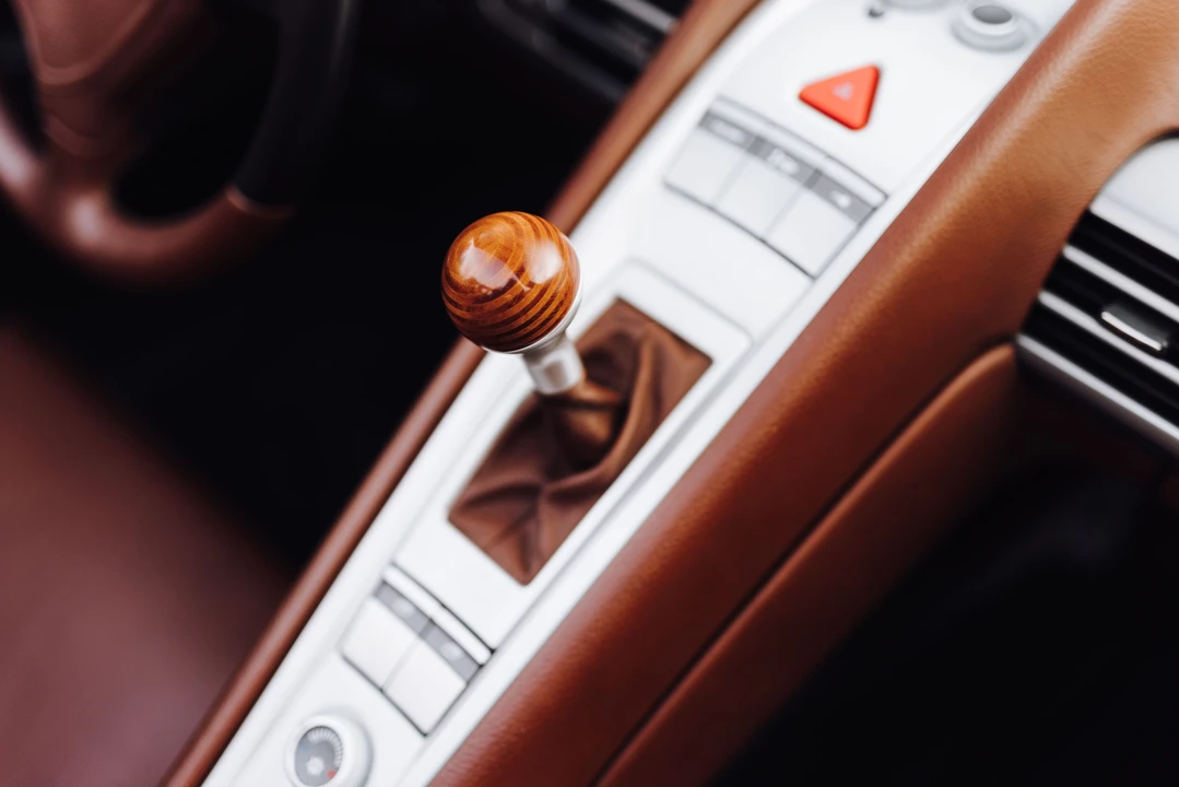 2005 Porsche Carrera GT - Image 6 of 31