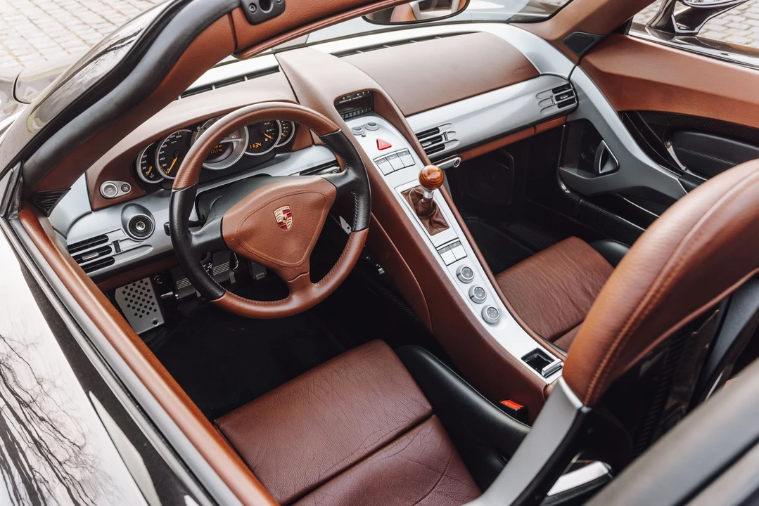 2005 Porsche Carrera GT - Image 16 of 31