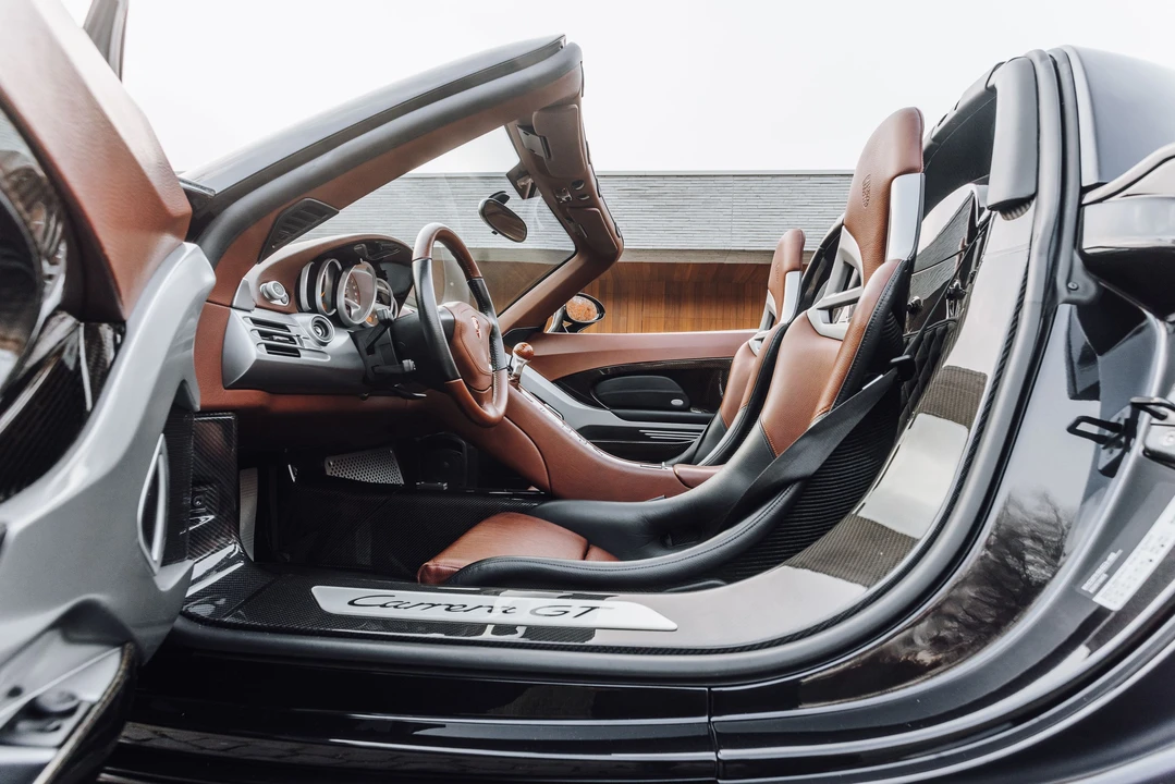 2005 Porsche Carrera GT - Image 24 of 31