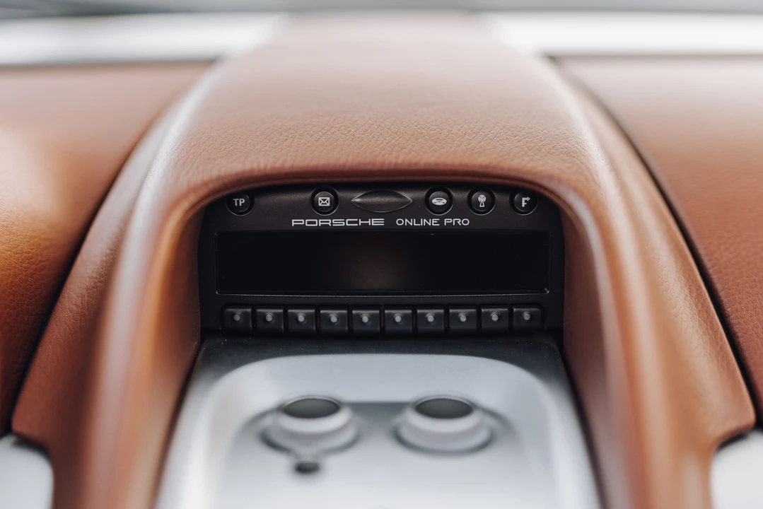 2005 Porsche Carrera GT - Image 9 of 31