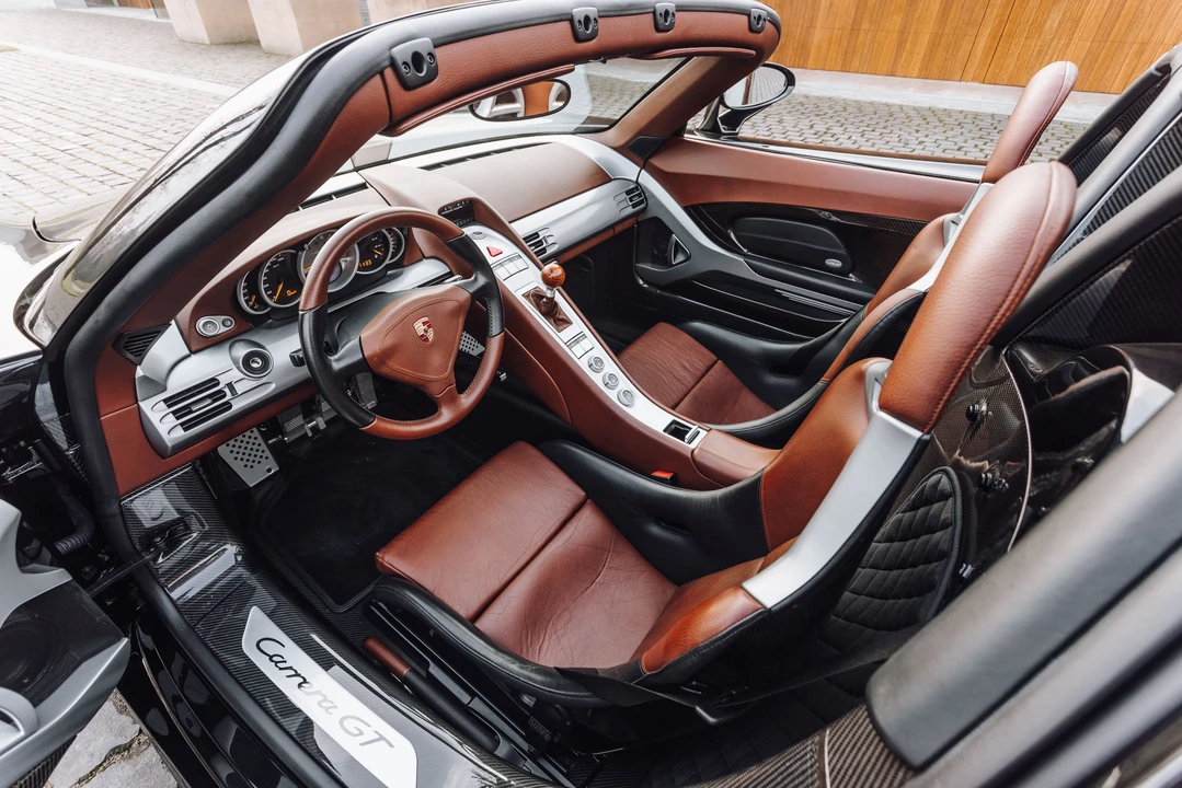2005 Porsche Carrera GT - Image 19 of 31