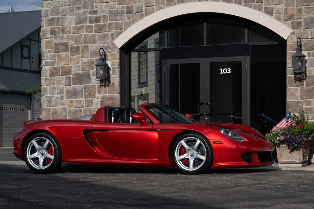 2005 Porsche Carrera GT - Image 26 of 31