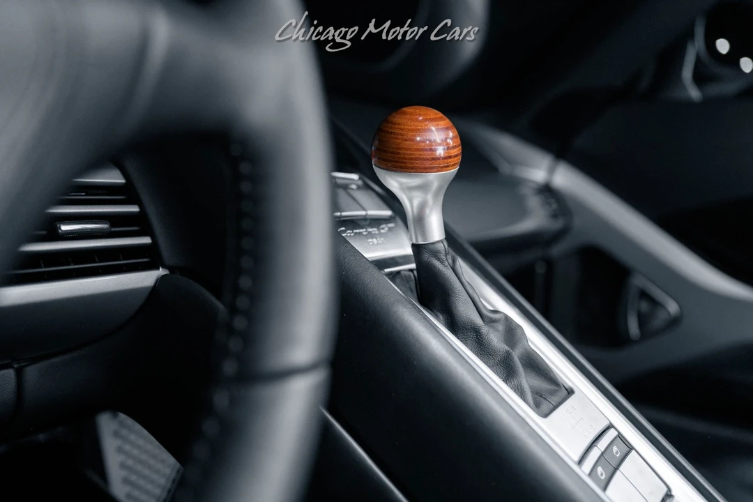 2005 Porsche Carrera GT - Image 13 of 31