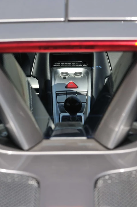 2005 Porsche Carrera GT - Image 11 of 12