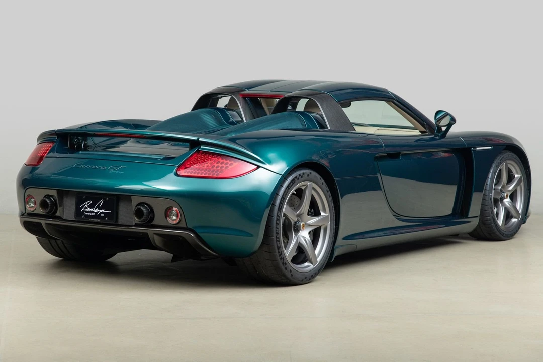 2005 Porsche Carrera GT - Image 18 of 31