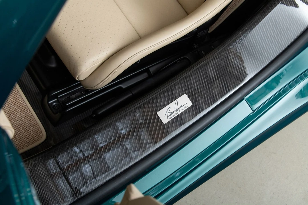 2005 Porsche Carrera GT - Image 26 of 31