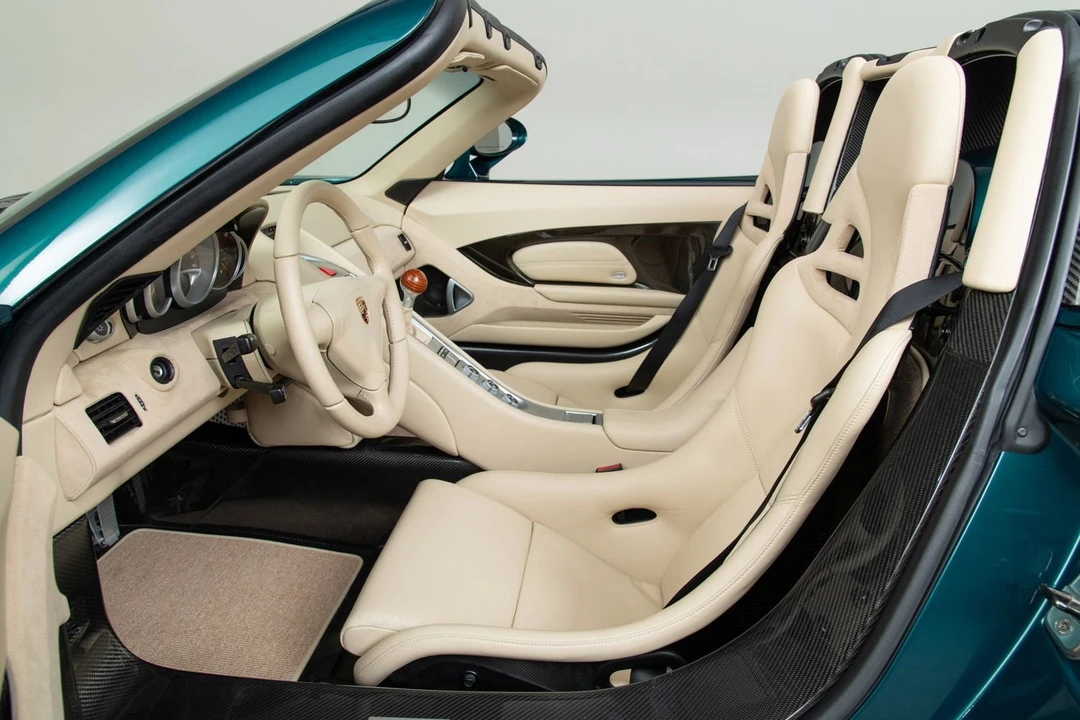 2005 Porsche Carrera GT - Image 29 of 31