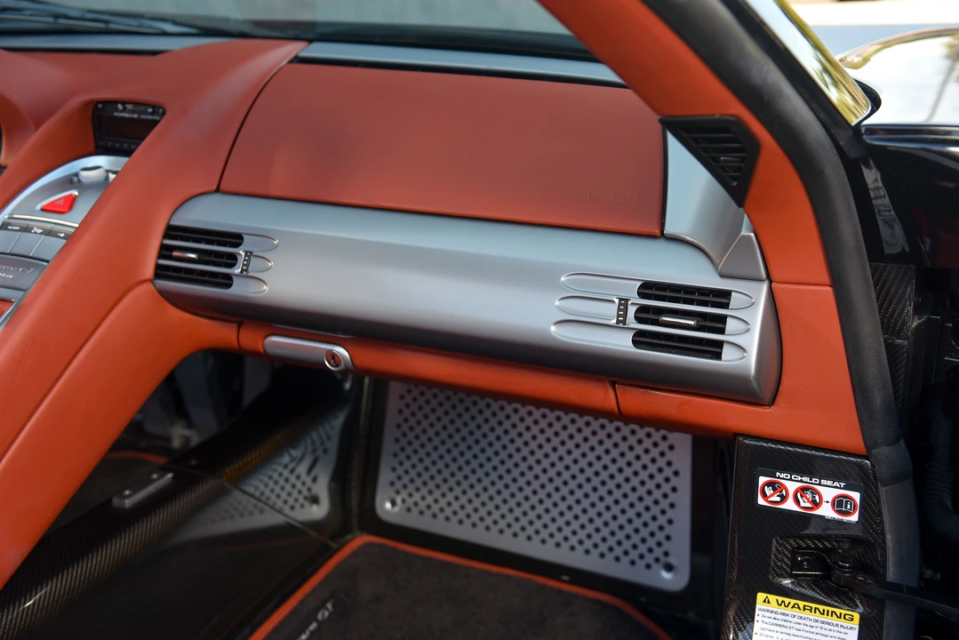 2005 Porsche Carrera GT - Image 22 of 31