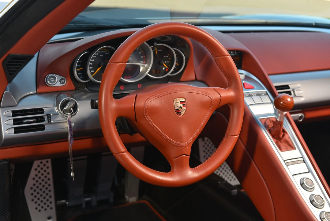 2005 Porsche Carrera GT - Image 27 of 31