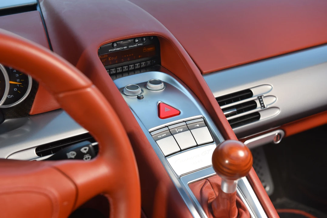 2005 Porsche Carrera GT - Image 30 of 31
