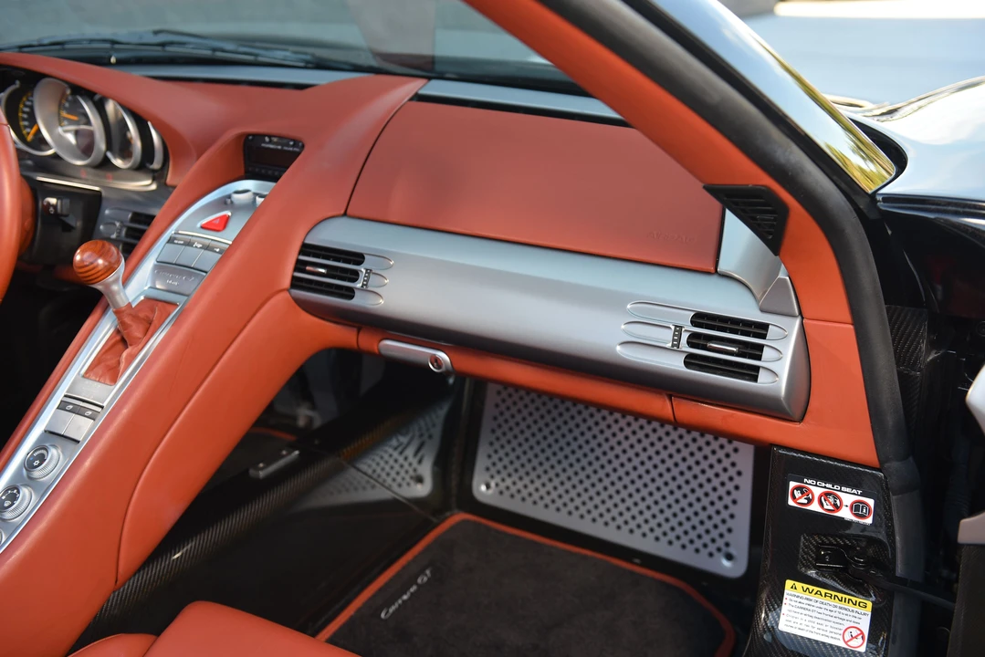 2005 Porsche Carrera GT - Image 21 of 31
