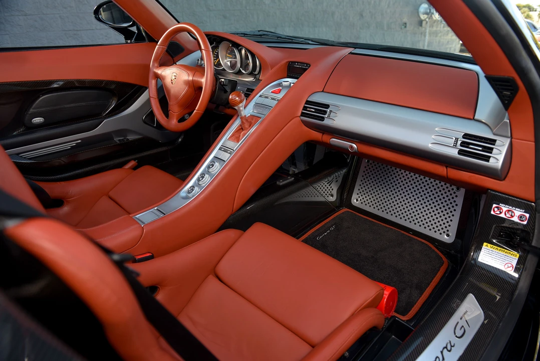 2005 Porsche Carrera GT - Image 24 of 31