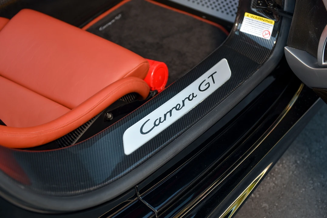 2005 Porsche Carrera GT - Image 19 of 31