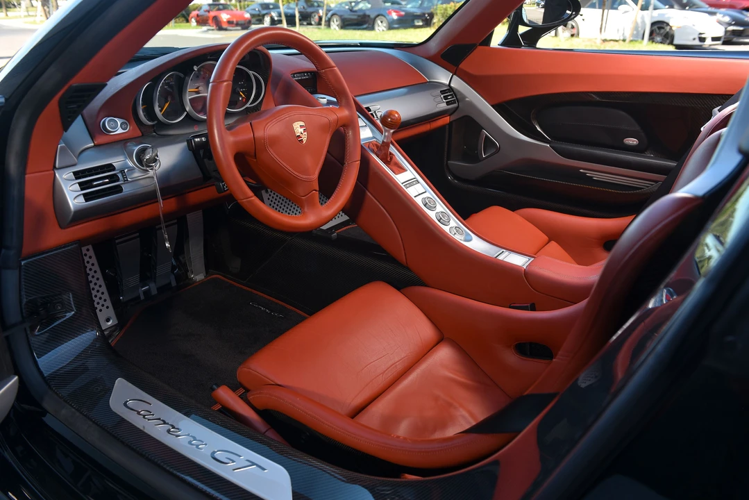2005 Porsche Carrera GT - Image 25 of 31