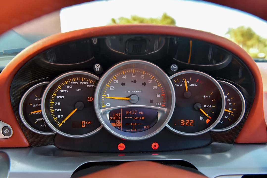 2005 Porsche Carrera GT - Image 10 of 31