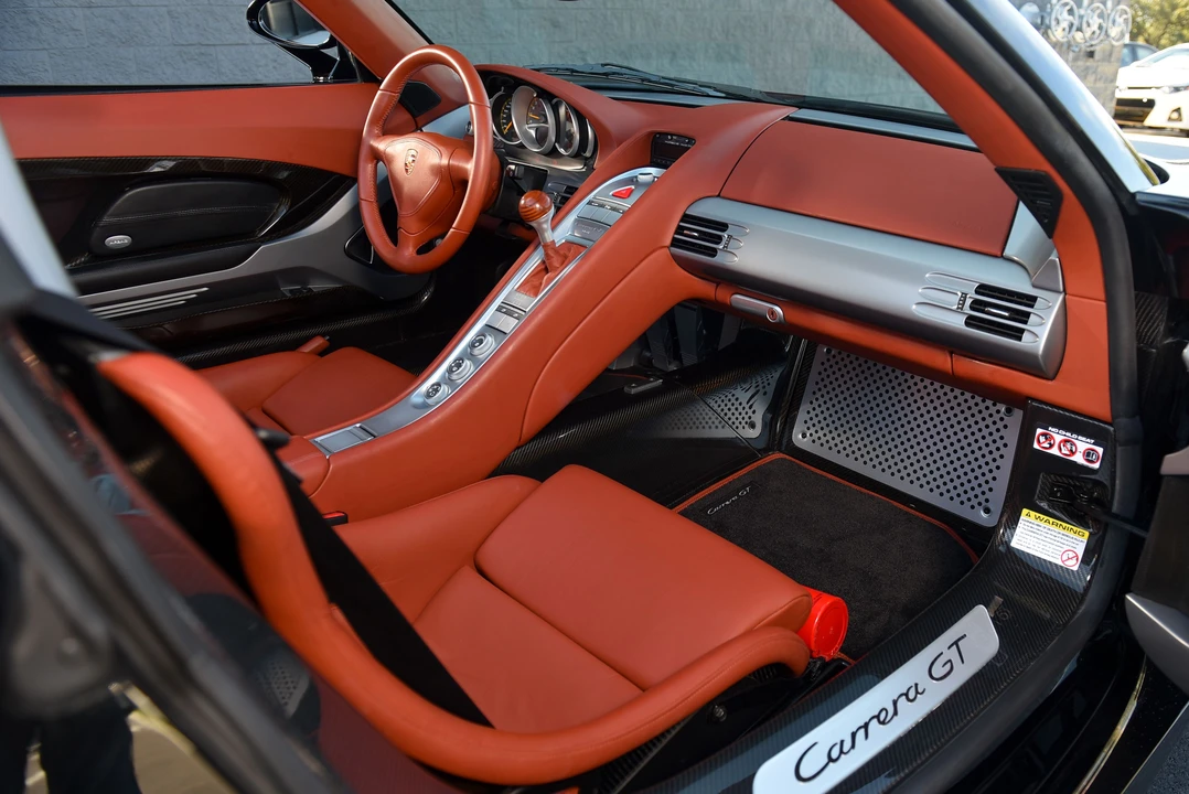 2005 Porsche Carrera GT - Image 23 of 31