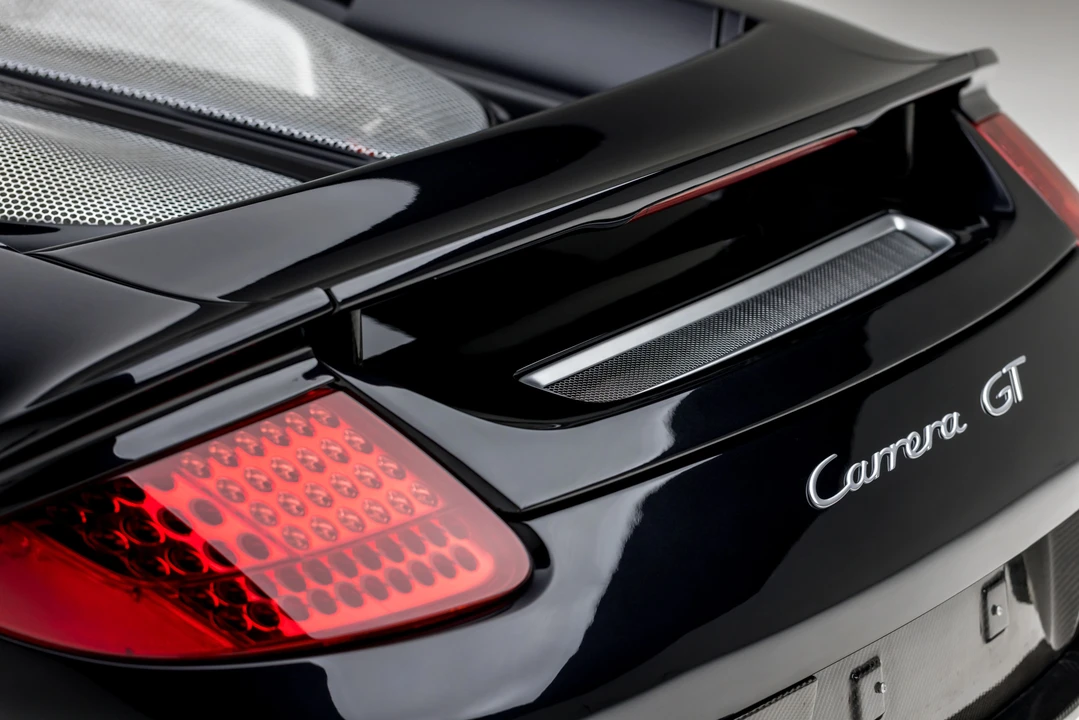 2005 Porsche Carrera GT - Image 28 of 31