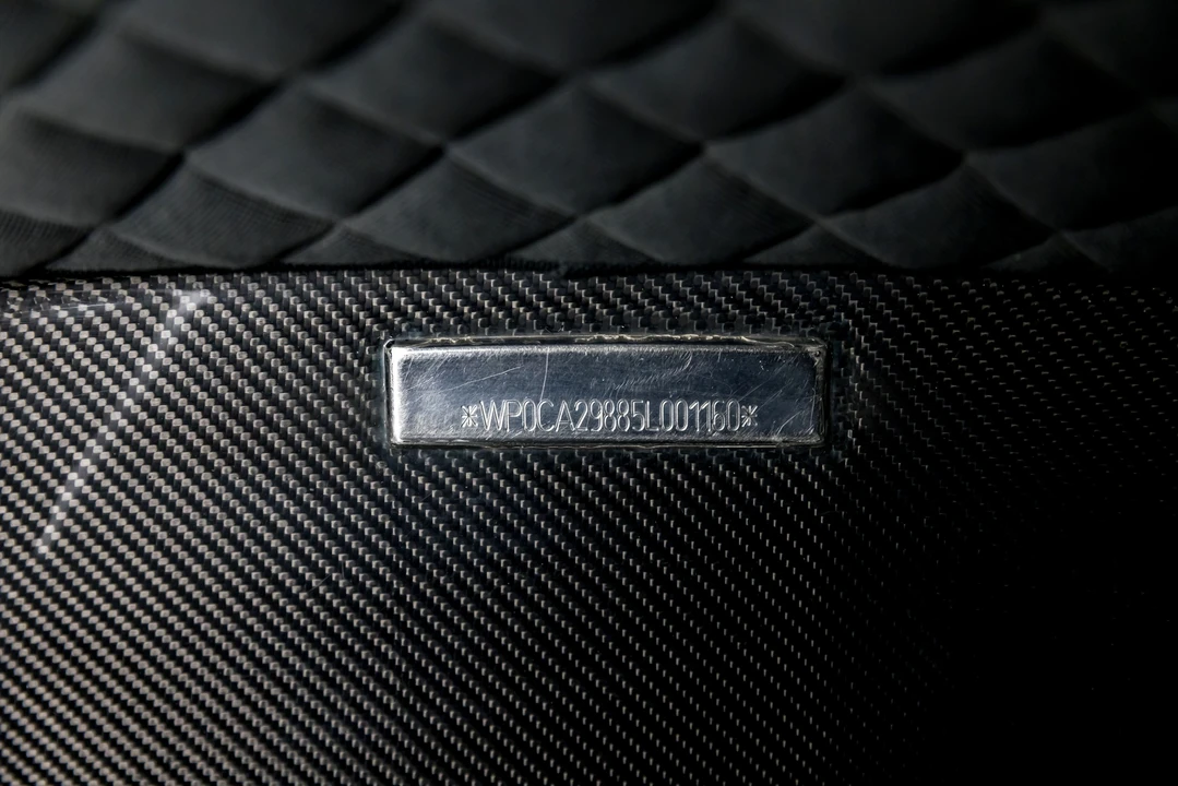 2005 Porsche Carrera GT - Image 22 of 31
