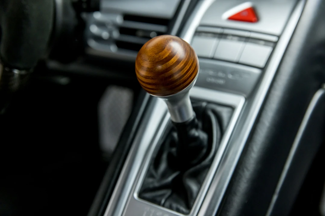 2005 Porsche Carrera GT - Image 20 of 31