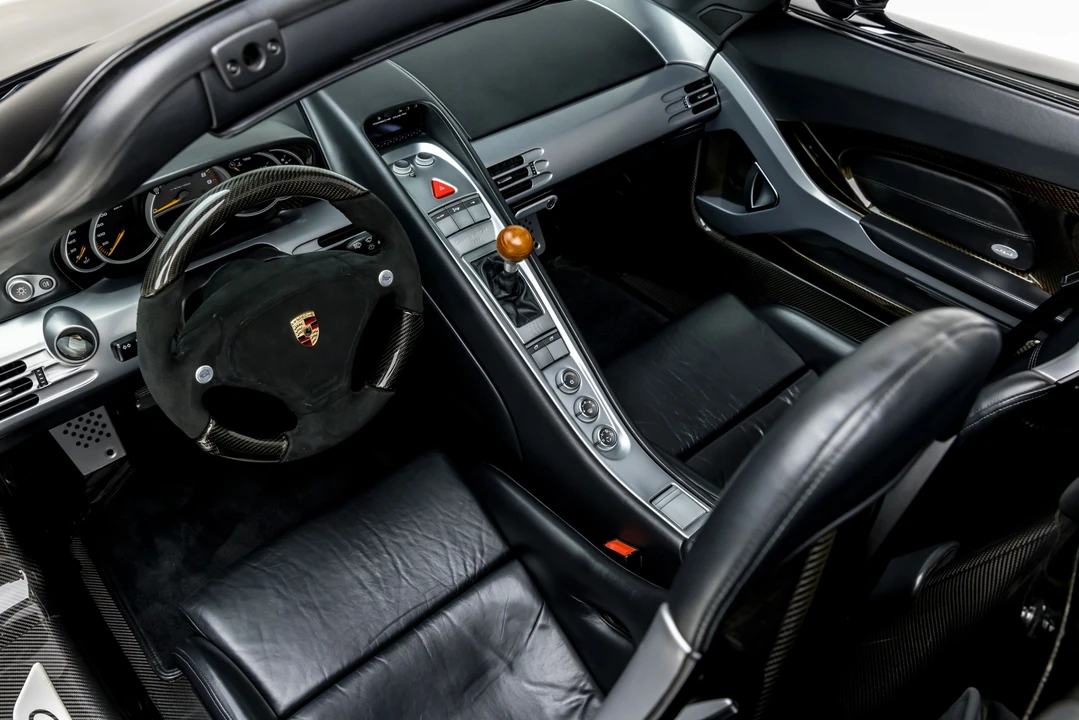 2005 Porsche Carrera GT - Image 9 of 31