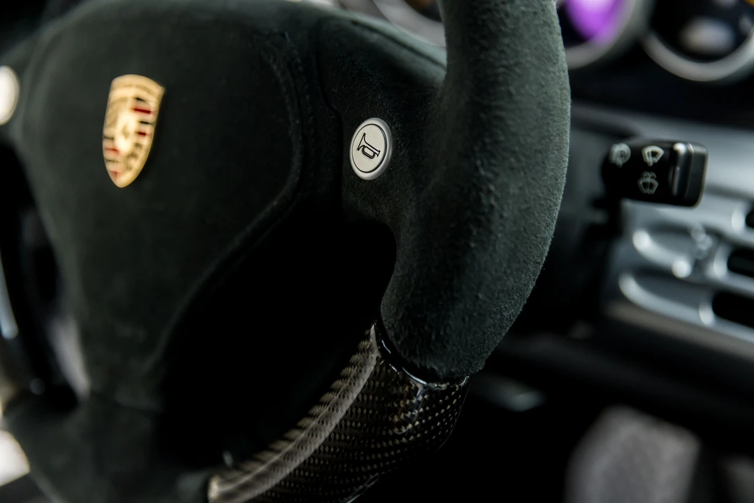 2005 Porsche Carrera GT - Image 16 of 31