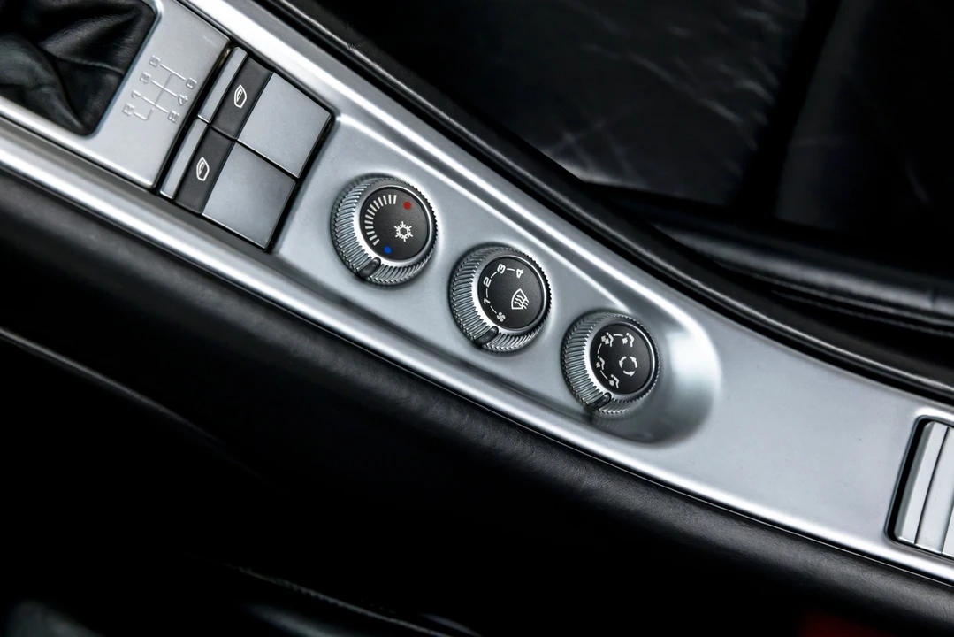 2005 Porsche Carrera GT - Image 2 of 31