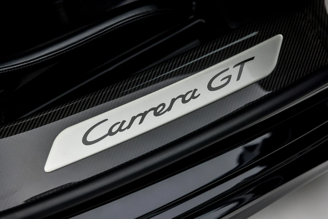 2005 Porsche Carrera GT - Image 15 of 31