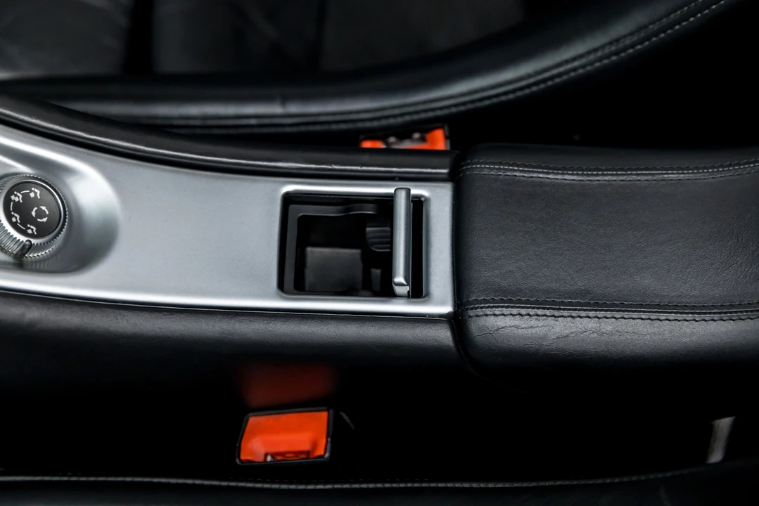 2005 Porsche Carrera GT - Image 5 of 31