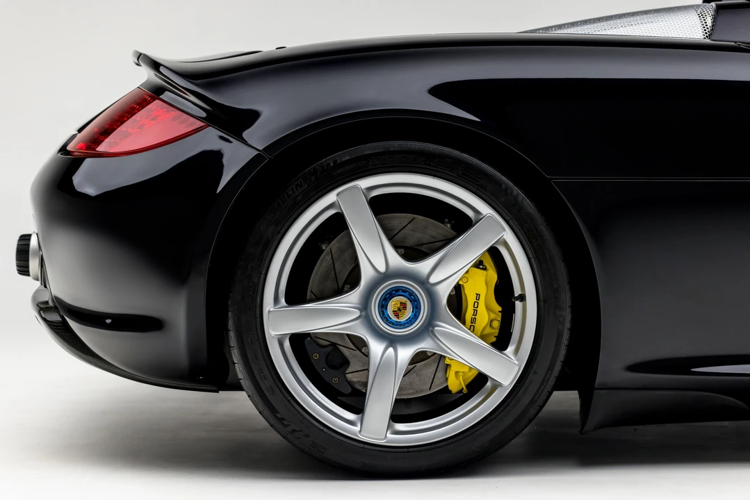 2005 Porsche Carrera GT - Image 25 of 31