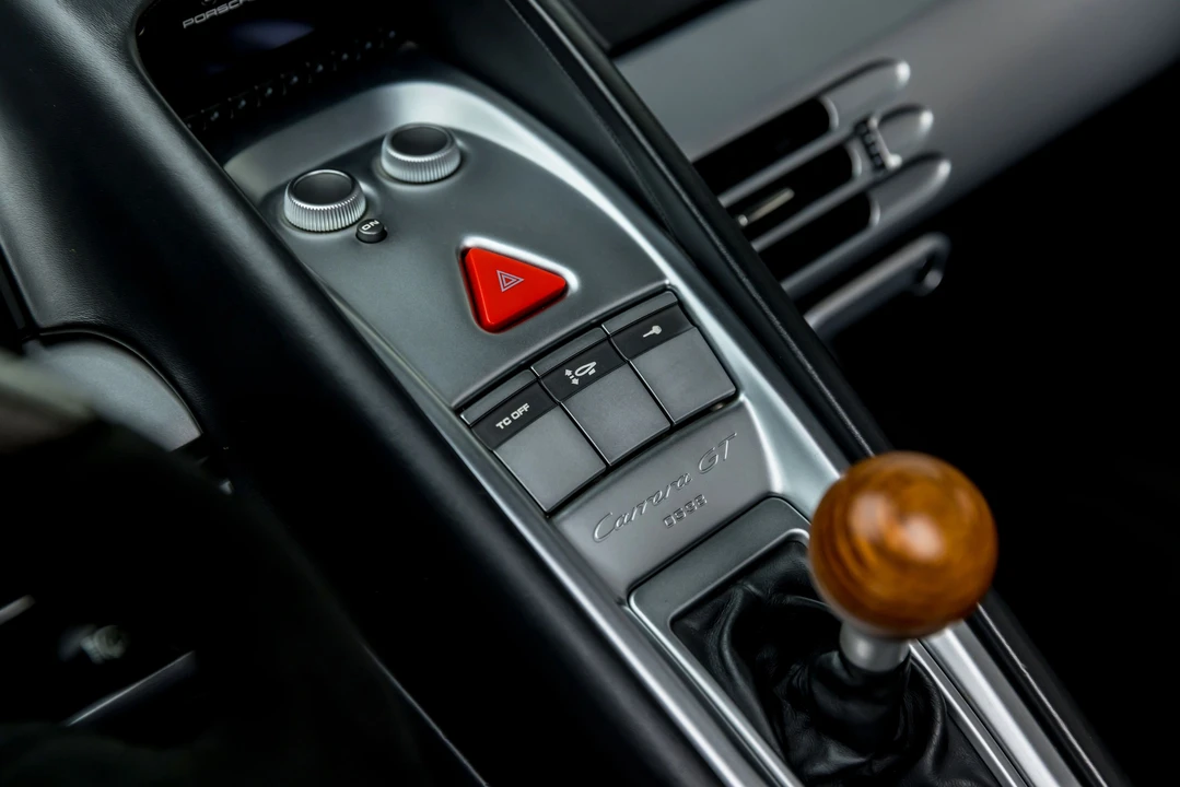 2005 Porsche Carrera GT - Image 4 of 31