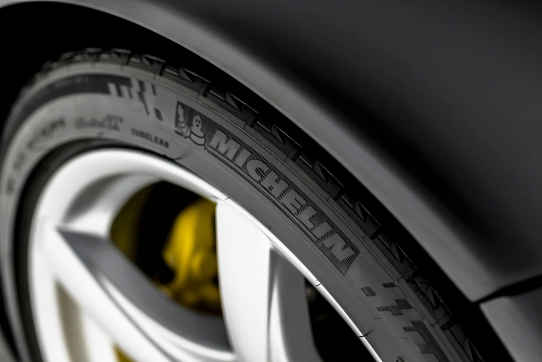 2005 Porsche Carrera GT - Image 29 of 31