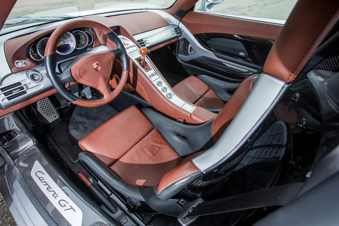 2005 Porsche Carrera GT - Image 18 of 31