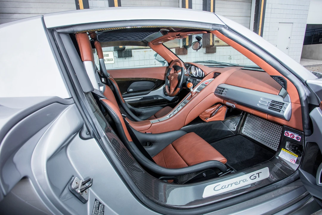 2005 Porsche Carrera GT - Image 17 of 31