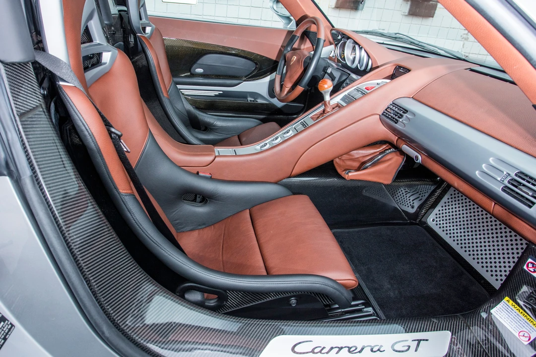 2005 Porsche Carrera GT - Image 16 of 31