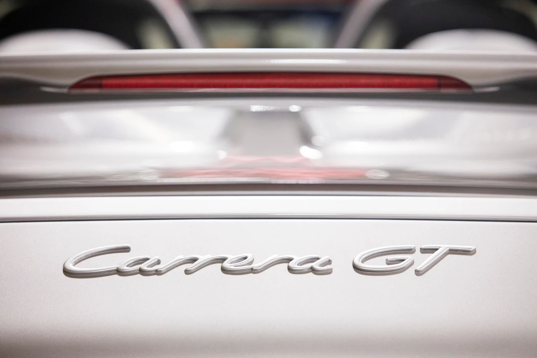 2005 Porsche Carrera GT - Image 16 of 23