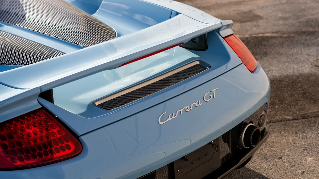 2005 Porsche Carrera GT - Image 5 of 31