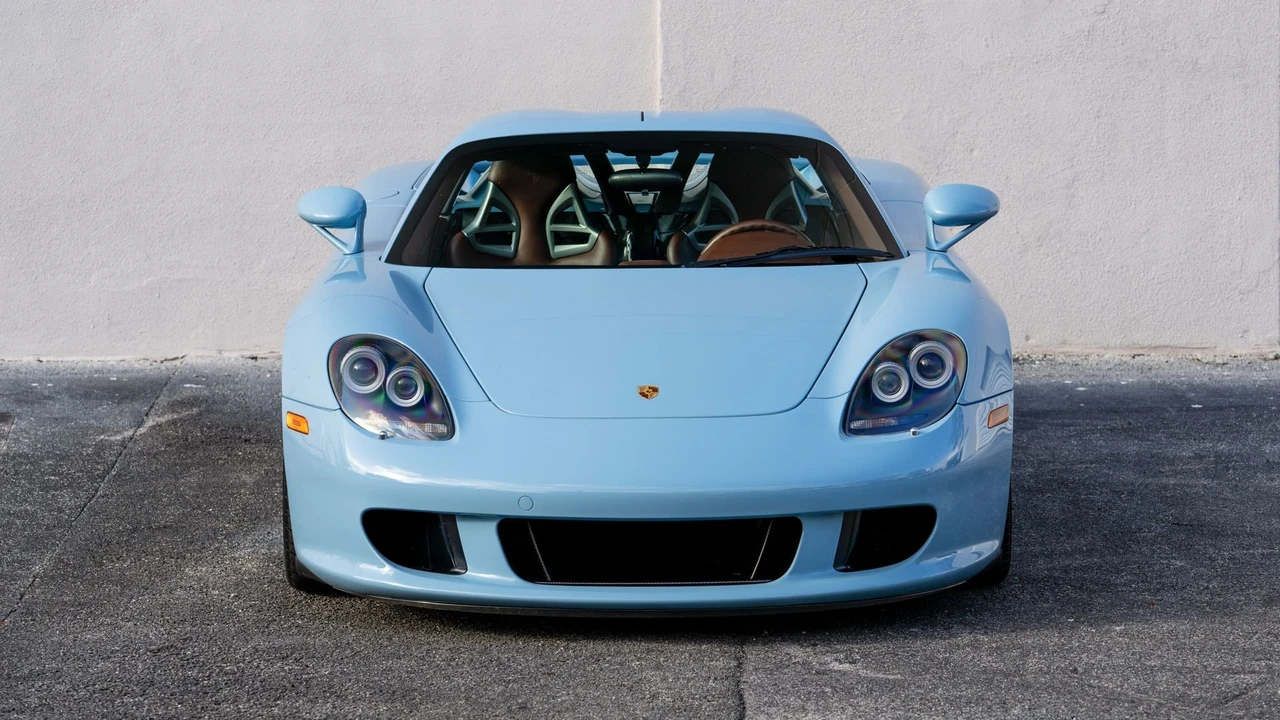 2005 Porsche Carrera GT - Image 2 of 31