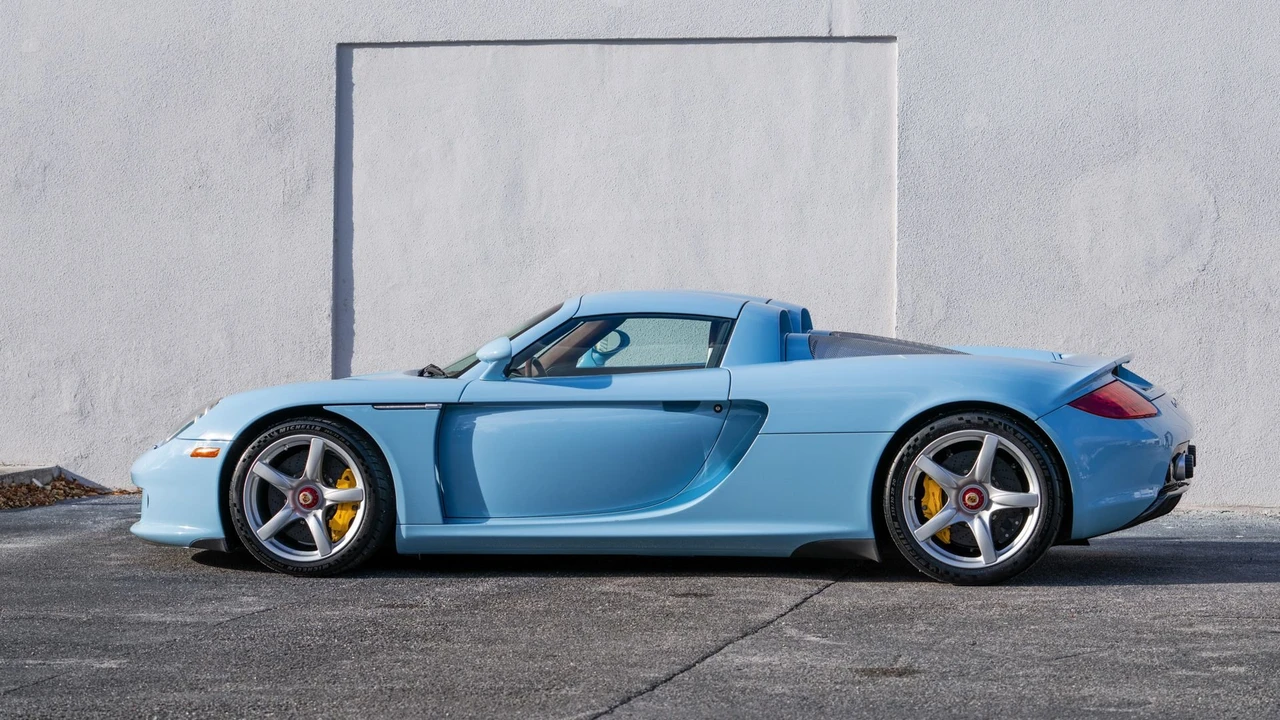 2005 Porsche Carrera GT - Image 18 of 31