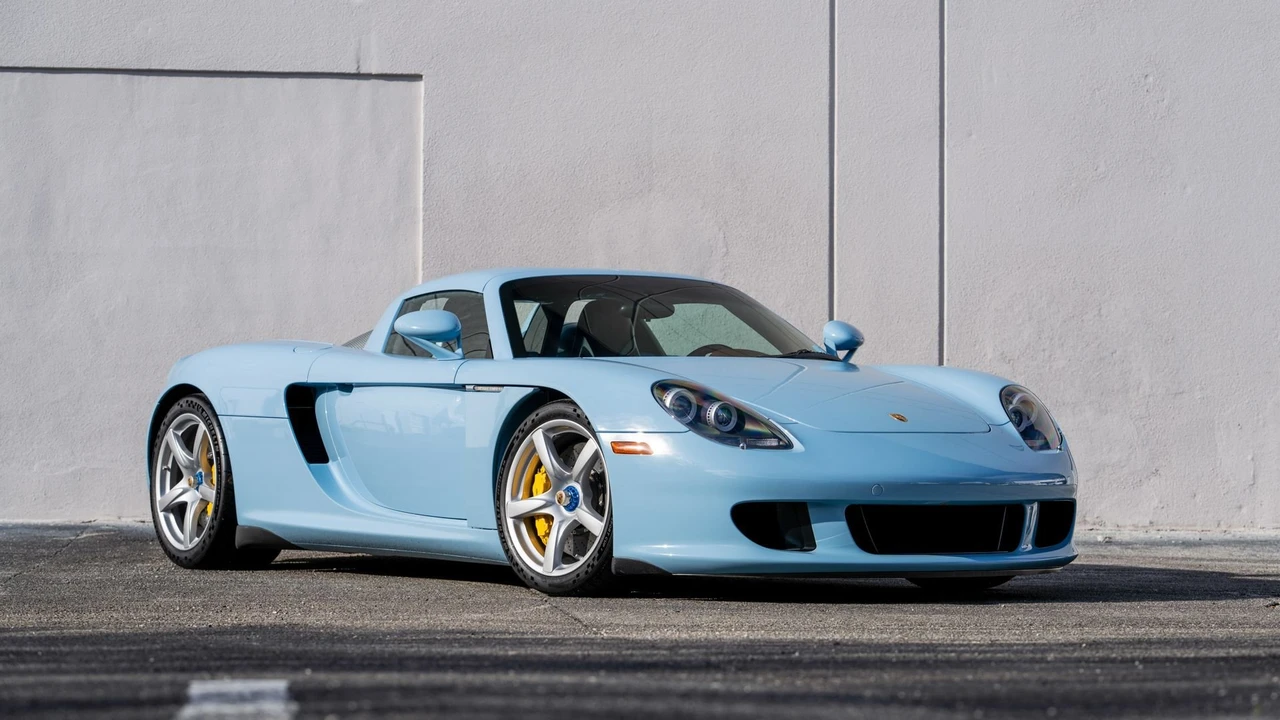 2005 Porsche Carrera GT - Image 13 of 31