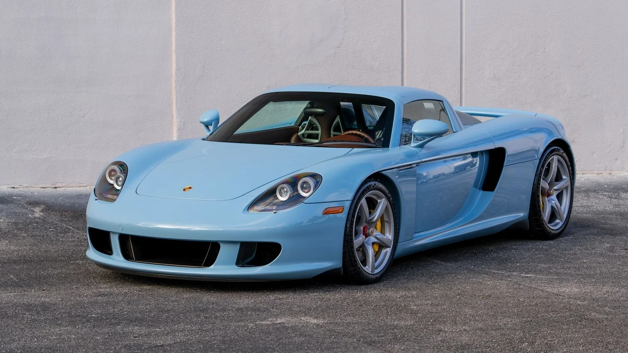2005 Porsche Carrera GT - Image 14 of 31